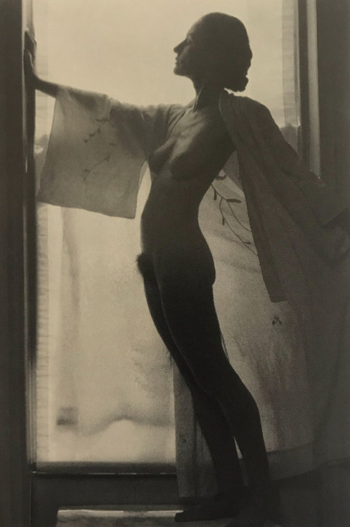 plebeienoblige: Georgia O’Keeffe by Alfred Stieglitz, 1918