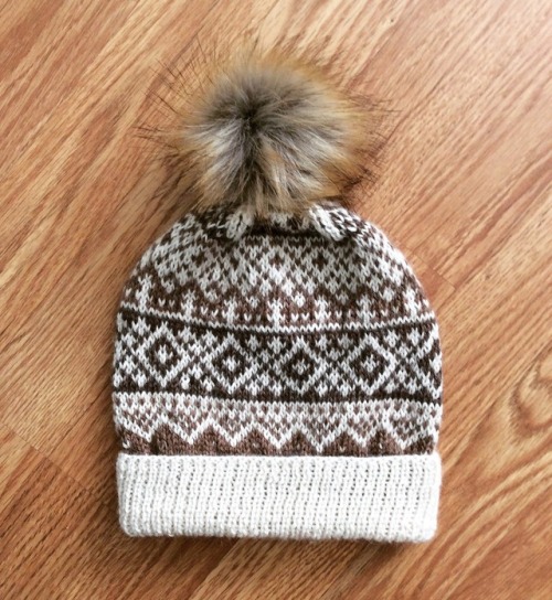 My first FO of 2018! I kept seeing hats like this online, with the fur pompoms and big cuffs, so I w