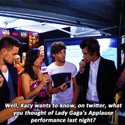 germnotta:  One Direction comment on Lady Gaga’s VMA performance during their movie premiere 