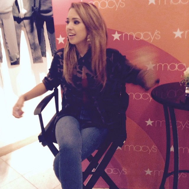 jasminev-news:  October 2nd: Another picture of Jasmine at Macy’s in San Jose 