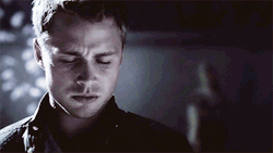 Poisonarchives:  Teen Wolf 3X17: Hellooo Young Chris Argent 