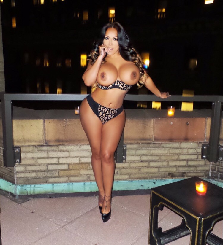 eorcebigtits:  isaywhodat:  nuffsed69:  Gorgeous, Thick &amp; Sexy Latina Kiara