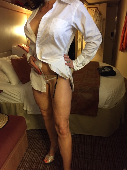 nastycupid: Dress in White - Sunday Night Theme. So simple, and so sexy! I love her butthole.