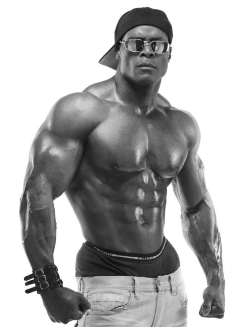 mitos:  Natural bodybuilder Morris Mendez by GW Burns (2013) 