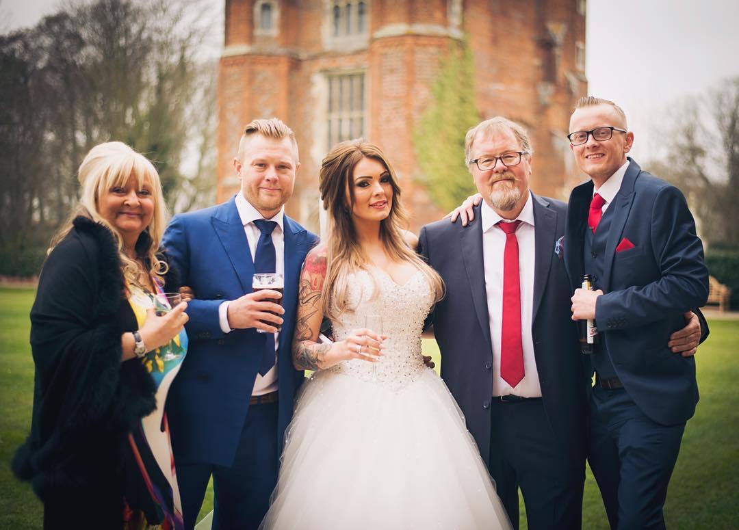 Me my mother and father bear and my 2 brothers 👰🏽🎩 @big_j_f45 @batwell1