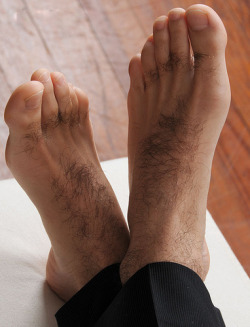 worshipmalefeet:   Worship Male Feet