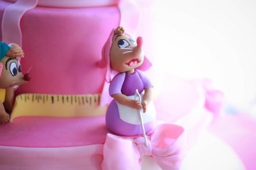 mischiefmakercakes:  Cinderella cake with sugar figures! The flying birds and mice are making Cinderella’s cake in my version. It mimics the dress the mice are making her in the movie. The birds defy gravity in this one. Pictures by Natasha Raichel