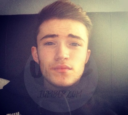 uklc:  Heya!  This is Kane! 19yo And my god hes hot! Massive dick and a little bit of a chav ;)  Enjoy! L! <3