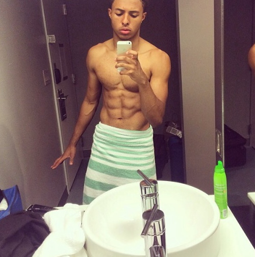 celebrixxxtiez:  Diggy Simmons  See more naked Celebrities at celebrixxxtiezz.xyz   