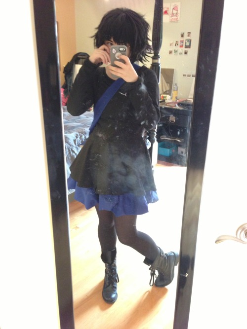 olaiarrow:  im crow today at ax !! the gf is here…