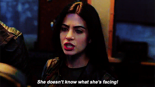 dailyemeraudetoubia:#izzy being protective af over clary