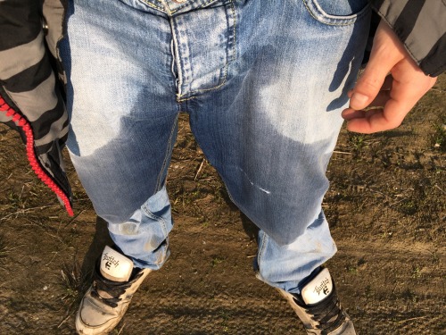 sk8erpigvienna: Out for a walk right now… Of course I just let it flow, sat in the dirt and w