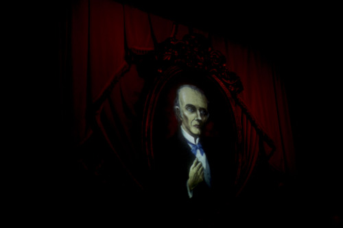 ghostofunclewalt:  Nothing beats Haunted Mansion late at night