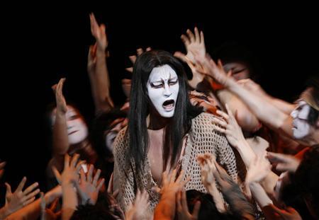 onlyleigh:A Japanese Kabuki version of Jesus christ Superstar exists