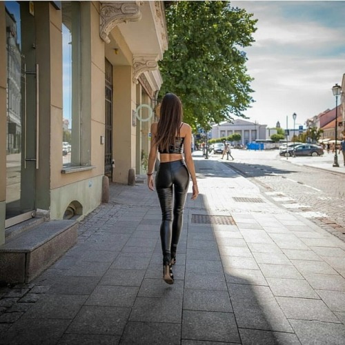 Wanna take a walk with her?Rate 1-10!.Credits: @mylatexbaby ..Shop shiniest leather leggings at www.