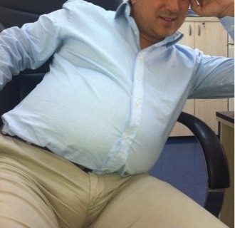 jamesbulgeworld:  Hot trouser bulge