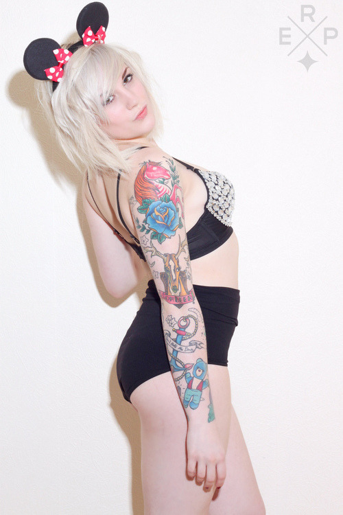 Tattoo'd ladies&metal adult photos