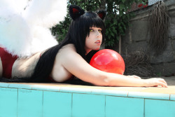 league-of-legends-sexy-girls:  Pool Party Ahri