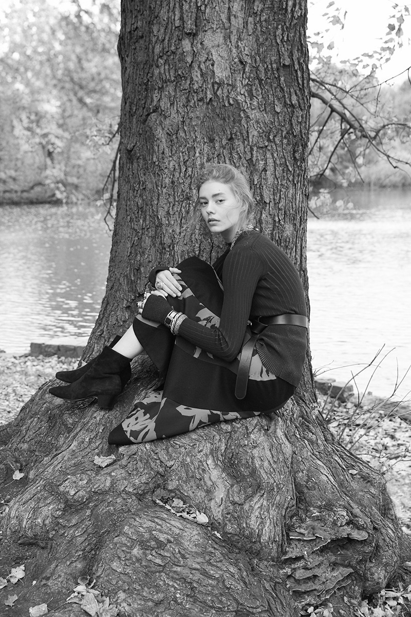 amy-ambrosio:  Ondria Hardin in “The new florcore” by Cass Bird for Vogue.com,