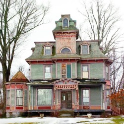 sandra1219:Waiting… 1873 Victorian house.