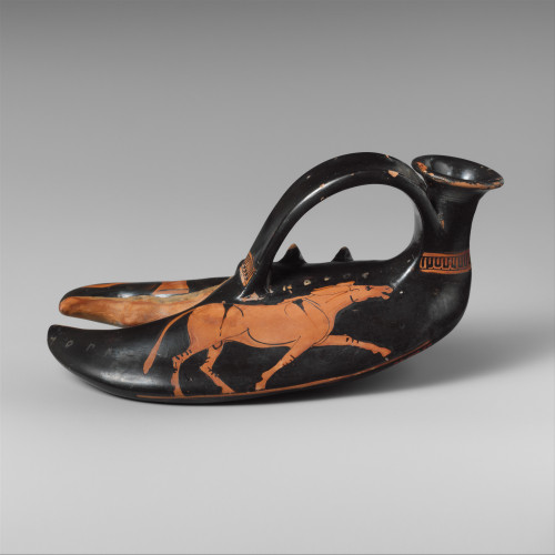 hehasawifeyouknow:A lobster-claw shaped Greek vase. Wonderfully bizarre!ancientpeoples:Terracotta Va