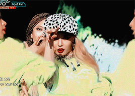jeyners:  hyuna ✘ lip and hip stages