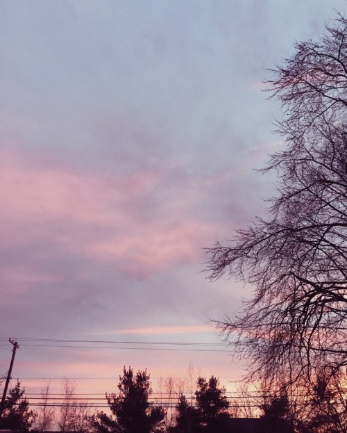 mostlyfiction:  the sky tonight was so beautiful and dreamy that i had to take advantage of the opportunity because i feel as if this is the last time in a long time that it would be this haunting 