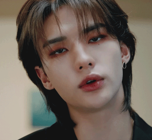 CHILL MV| HYUNJIN