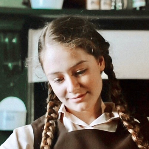 Miranda Otto as Emma Grange in Emma’s War (1986)