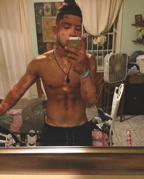 catchthajocks:  its-litt-bro:  Lowkey wanna have sex. Lol.  Whoooo is he? 👀