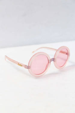 strawberryknickers:  littlelotte-xo:  plz plz plz someone buy me these http://www.urbanoutfitters.com/urban/catalog/productdetail.jsp?id=34640326&amp;parentid=W_ACC_SUNGLASSES#/  Those are cute 😱