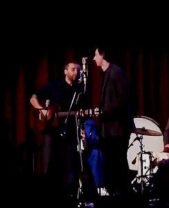 ms-qualia:wookieeleaks:Inside Llewyn Davis ConcertOscar Isaac & Adam Driver singing ‘Please Mr. 