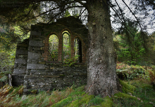 thefierybiscuit:Blaenau Dolwyddelan Independent Chapel was built in 1876, to serve the community cen