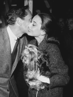 dearfawndoe:  Audrey Hepburn gets a proper greeting from her husband at Ciampino airport, Paris, March 16, 1958.