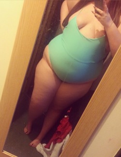 that-fatt-girl:  Well this may be a tad too small now