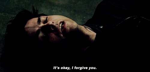 masterofallevils:I could kill you with my magic right now. But I’d rather make Jace watch as I