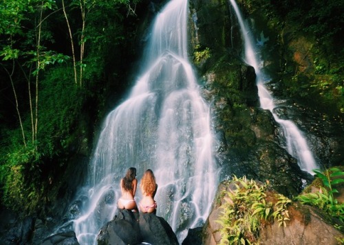 Waterfall || Oahu, Hawaii Instagram: emmaneagu