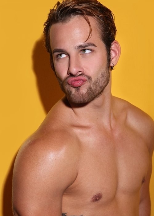 indianatractorboy:  http://indianatractorboy.tumblr.com/