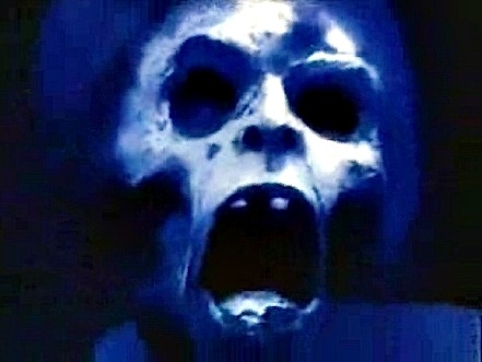 moonisacircleofghosts:  &ldquo;When the moon climbs high o’er a dead oak tree,