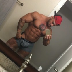 thickfuckingrick:  drwannabe:  Tristen Escolastico  Always with that trademark baseball cap. Love that guido look.