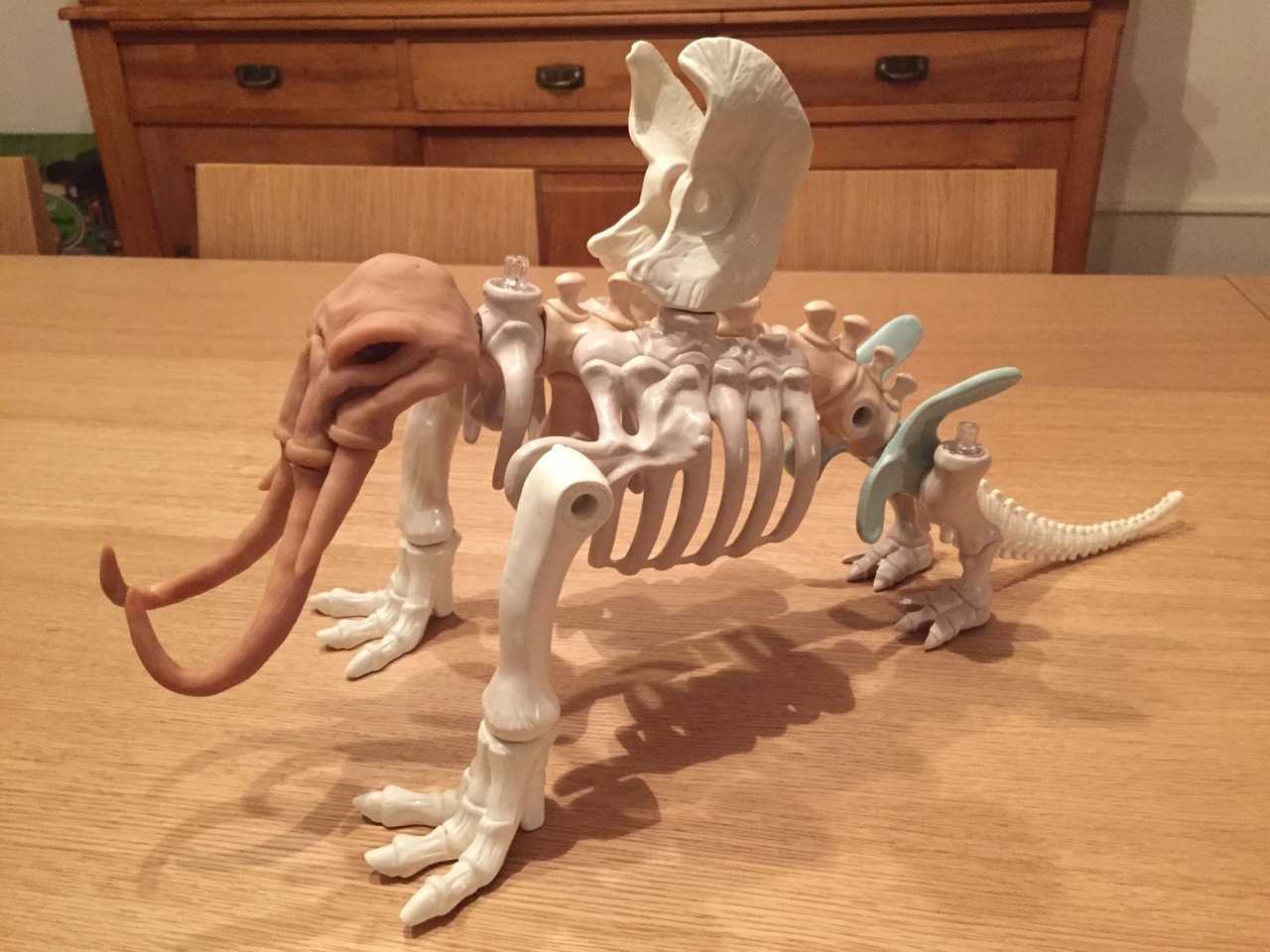 Details about   Bone Age Vintage Kenner TRITOPS Triceratops Dinosaur Bones Toy 1988 Parts Pieces 