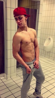 samjetxxx:  FOLLOW @SAMJETXXX ❗❕❗  Reblogging the hottest guys and uploading semi nude selfies