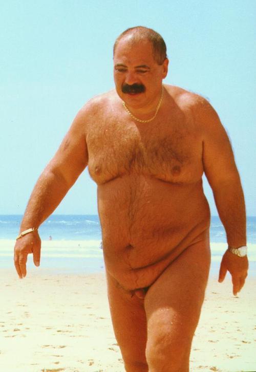 unclesonly:  Nothing is seen, but I love this body and face.. love u daddy…