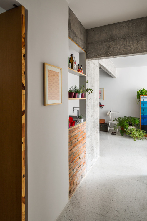 enkelstudio:Apartment that inspire us: AP POMPEIA by Vitrô ArquiteturaDon’t forget to follow usonfac