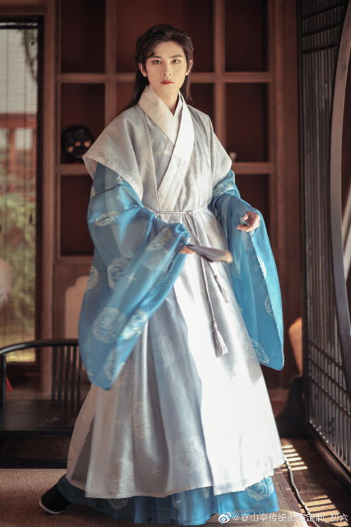 hanfugallery:chinese hanfu by 宴山亭