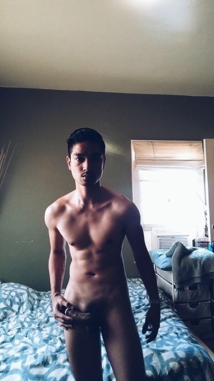 XXX thaiasiancocks:  FUCK, THIS GUY IS SO HOT. photo