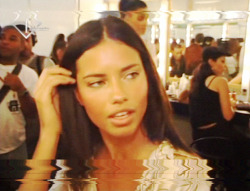 aubrhey:  unpoly:  adriana lima being interviewed at fashion week by fashion tv, early 2000s  ✧ 