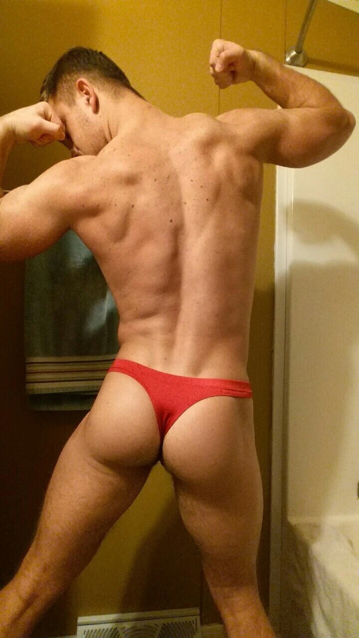 thingsilike90210:  txcwbysexy:txcwbysexy:  Sexy Ass Striptease  Sexy      (via TumbleOn)