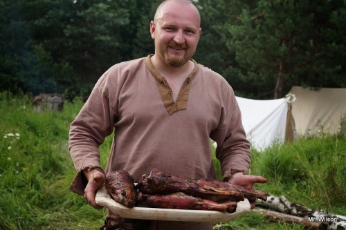 lamus-dworski: Early medieval food part 1: photos taken during various reenactment festivals in Pola