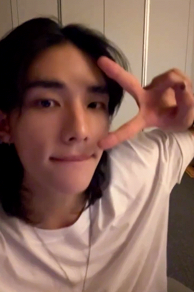 241005 Hynjinnnn Instagram Live | : My Cheeks Are Really Full, Please Compliment Me